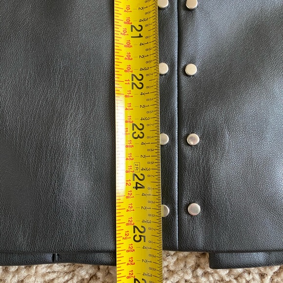 Leather skirt with studs - Picture 10 of 15